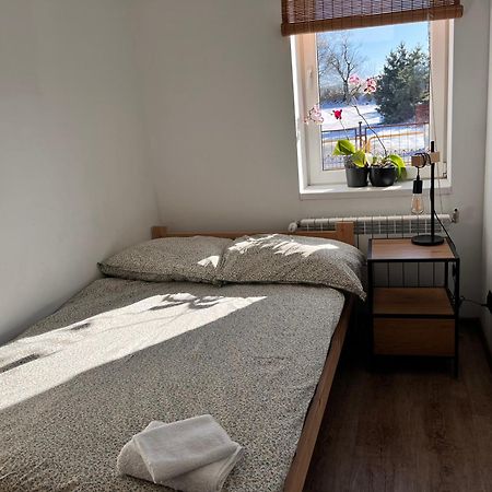 Apartament Numer 1, Dwie Sypialnie Dwa Lozka Orzysz Buitenkant foto