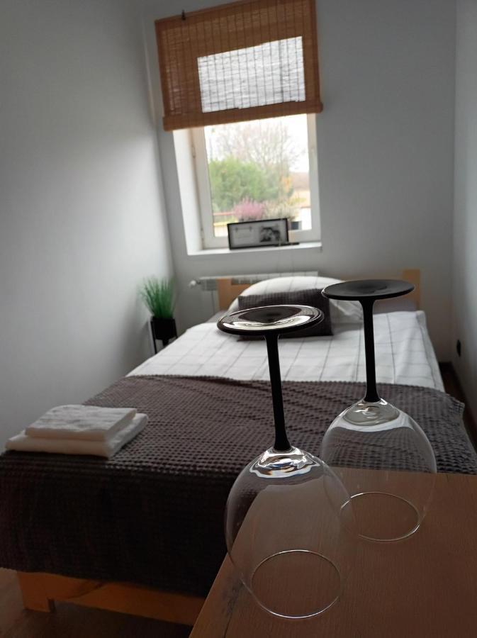 Apartament Numer 1, Dwie Sypialnie Dwa Lozka Orzysz Buitenkant foto